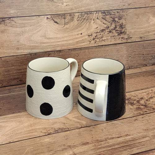 Black and white Strips and Dots Mugs